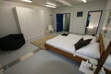 Bedroom / hotel room / staff quarters. example Containex modular building configuration