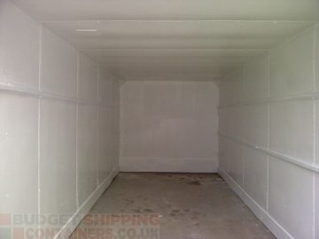 inside view of a lined or insulated shipping container